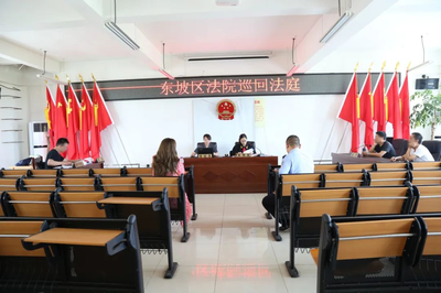 法治新“枫”悦人心——法律咨询的温暖与力量